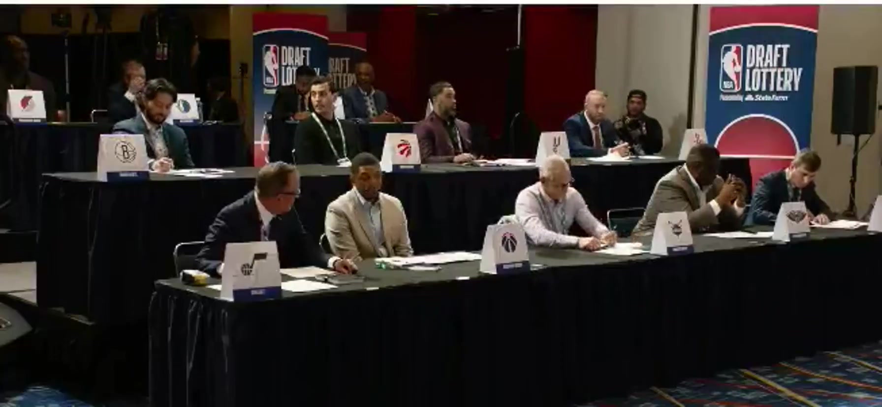 面面相觑独行侠抽到状元签后三个垫底队的高管完全不敢信