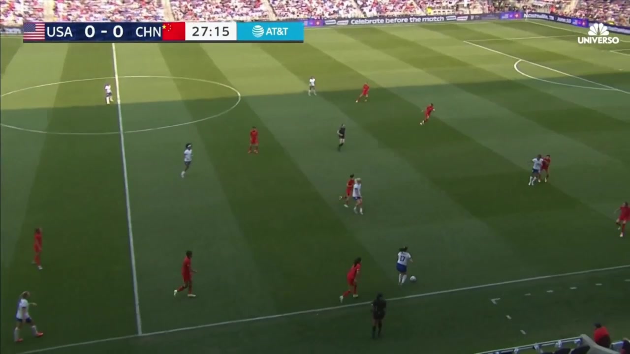 中国女足丢球美国女足边路传中造乱战卡塔里娜补射破门